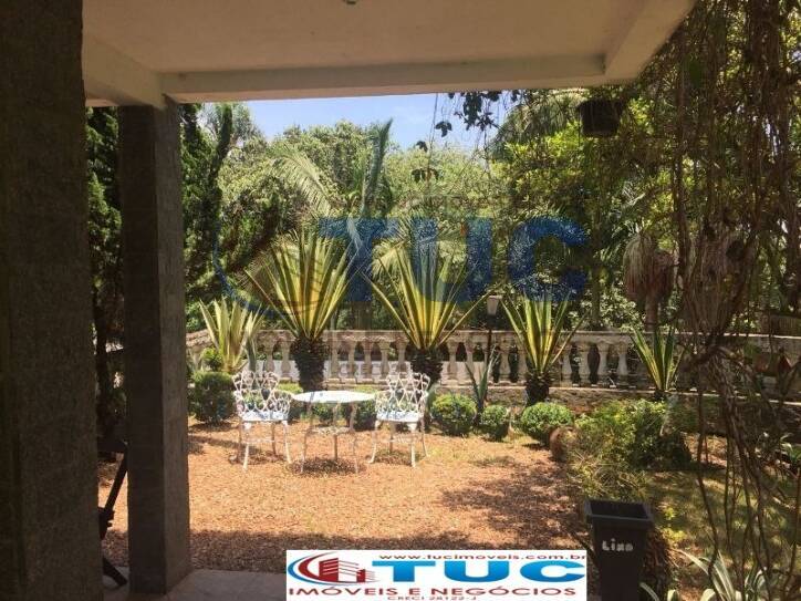 Casa à venda com 3 quartos, 1600m² - Foto 9