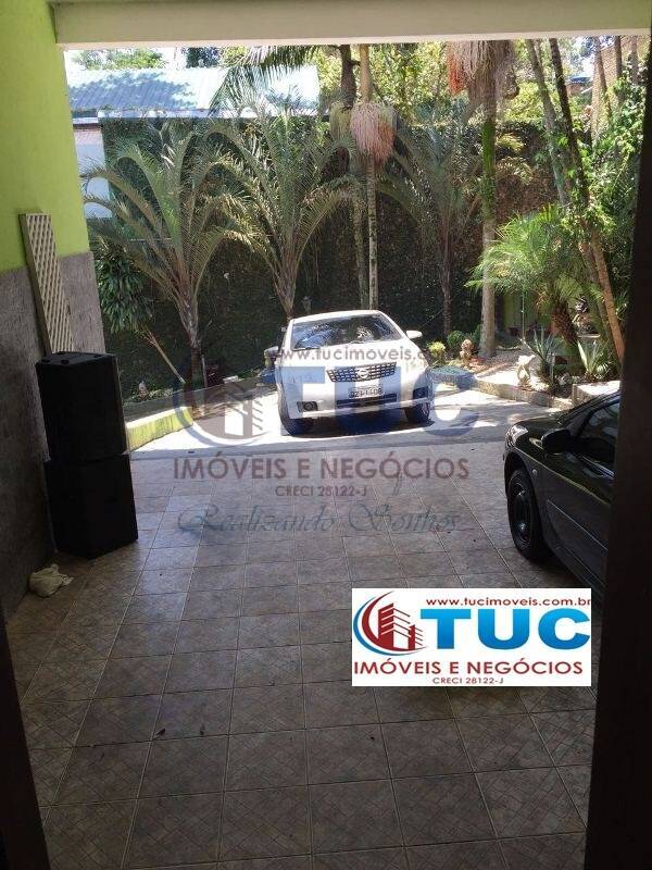 Casa à venda com 3 quartos, 1600m² - Foto 8