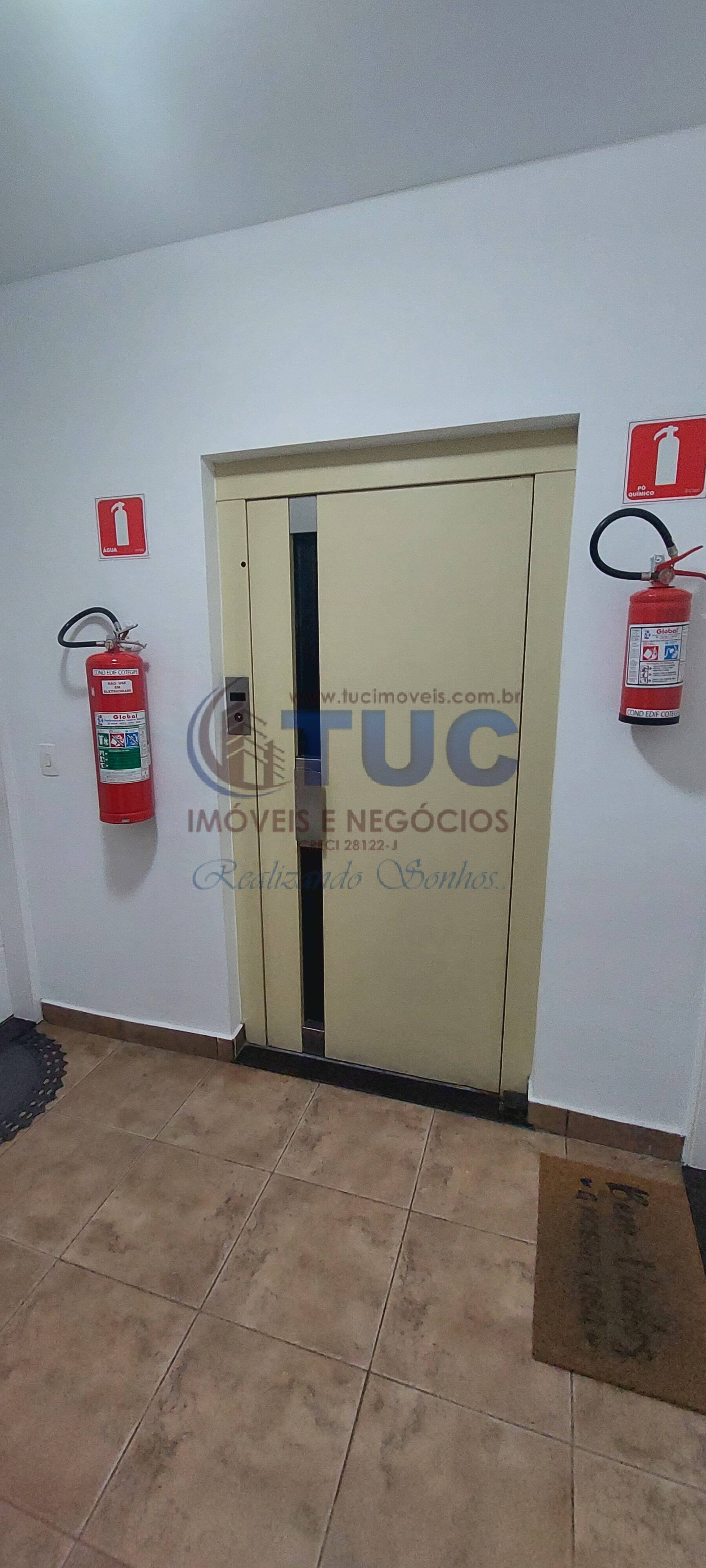Apartamento à venda com 2 quartos, 68m² - Foto 27